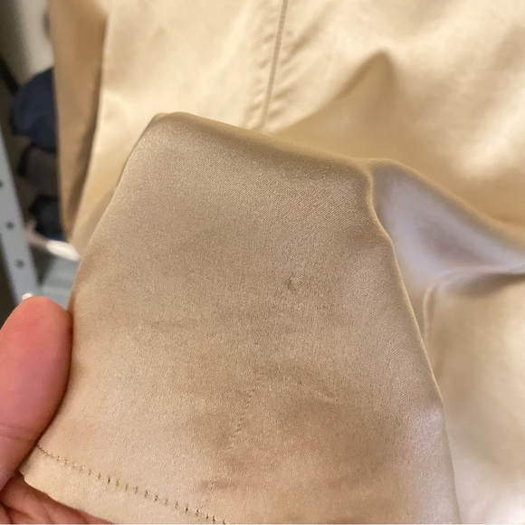 White House Black Market Ivory Silk Stretch Satin Blouse Ruffle Quiet Luxury - Picture 5 of 11